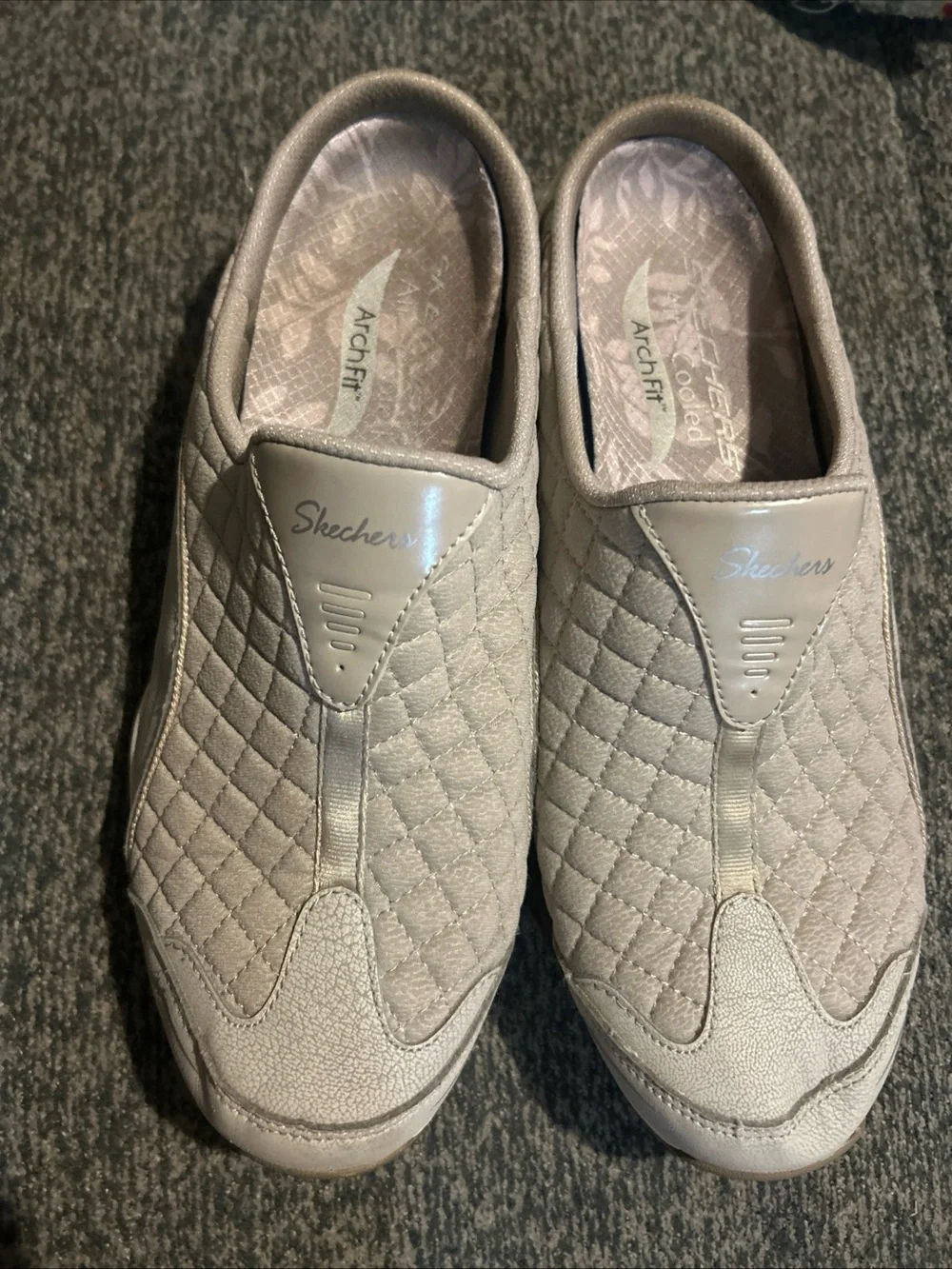 Skechers Relaxed Fit: Arch Fit Commute Mule Clog Shoes Women Size 9 Taupe 100322